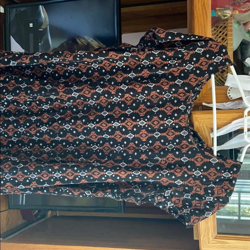 Beautiful Torrid  1x blouse. Good condition!